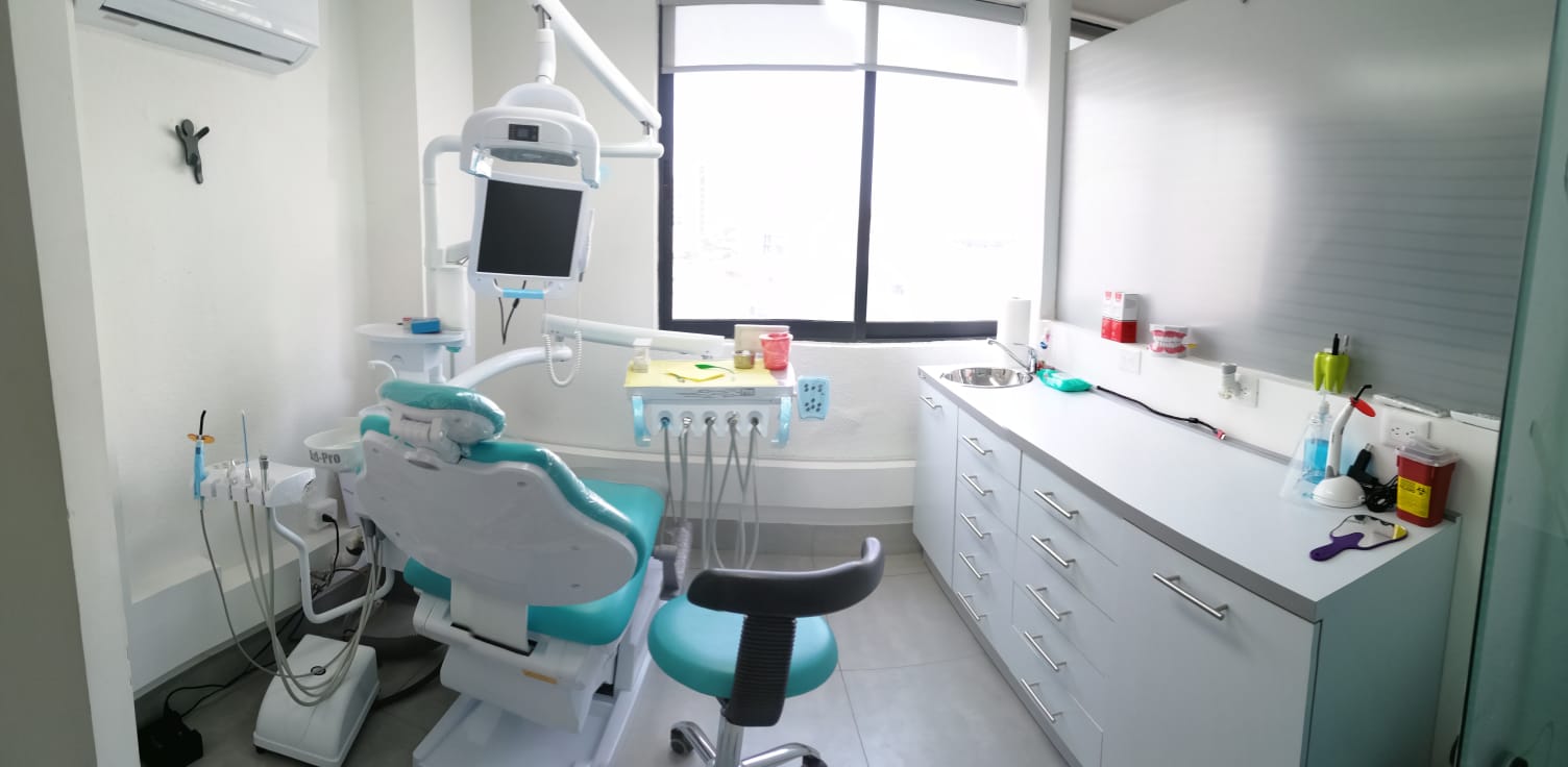 Consultorio dental en Smile Implant Center Nápoles CDMX