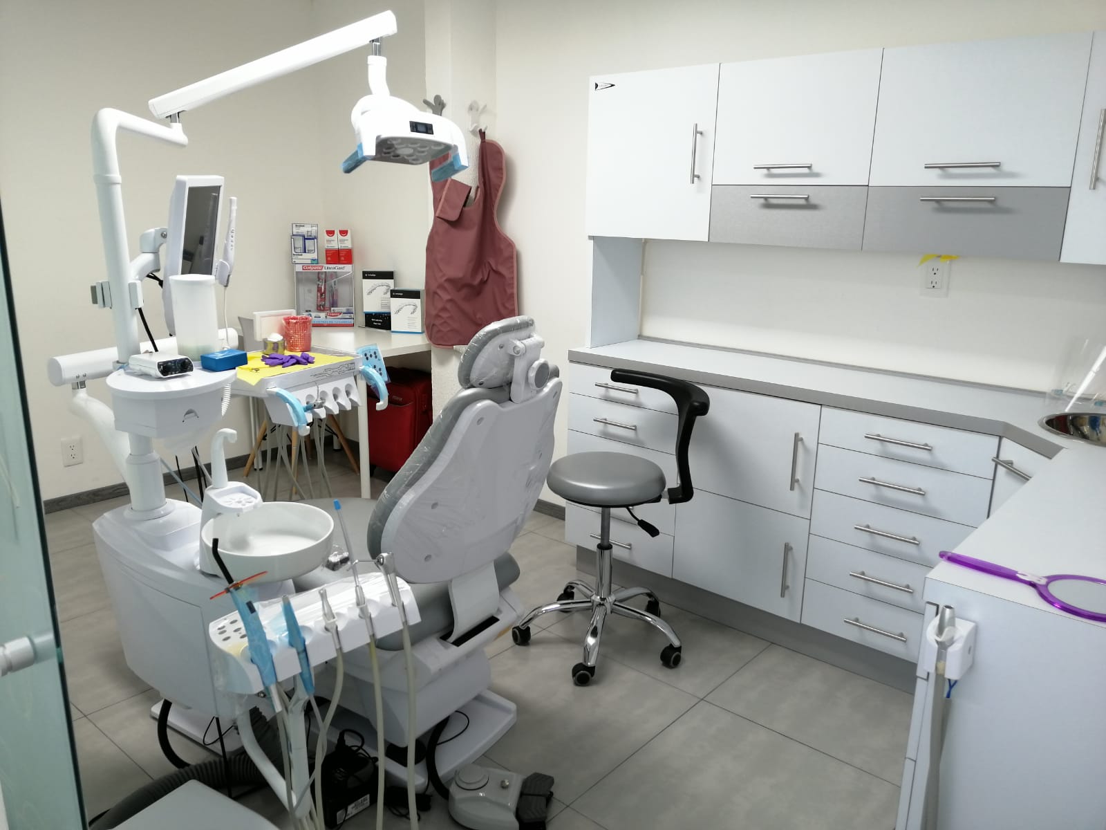 Espacio clínico de Smile Implant Center Nápoles